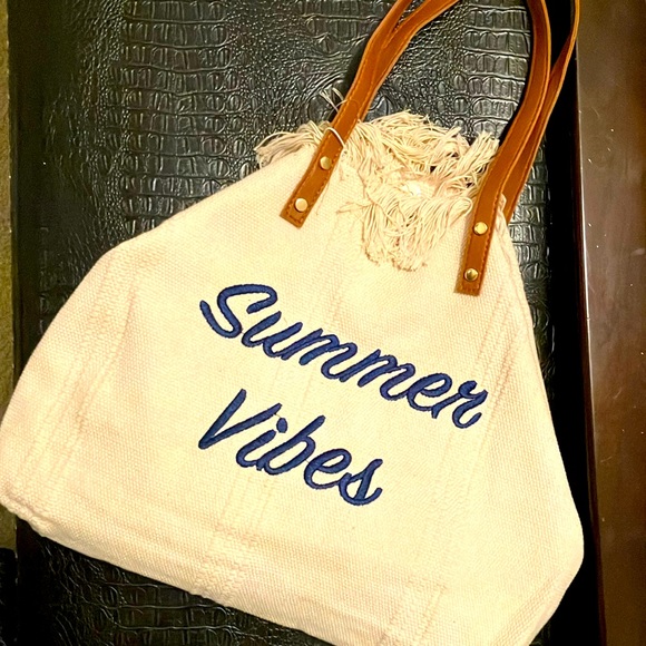 Urban Expressions Summer bag - Picture 3 of 9